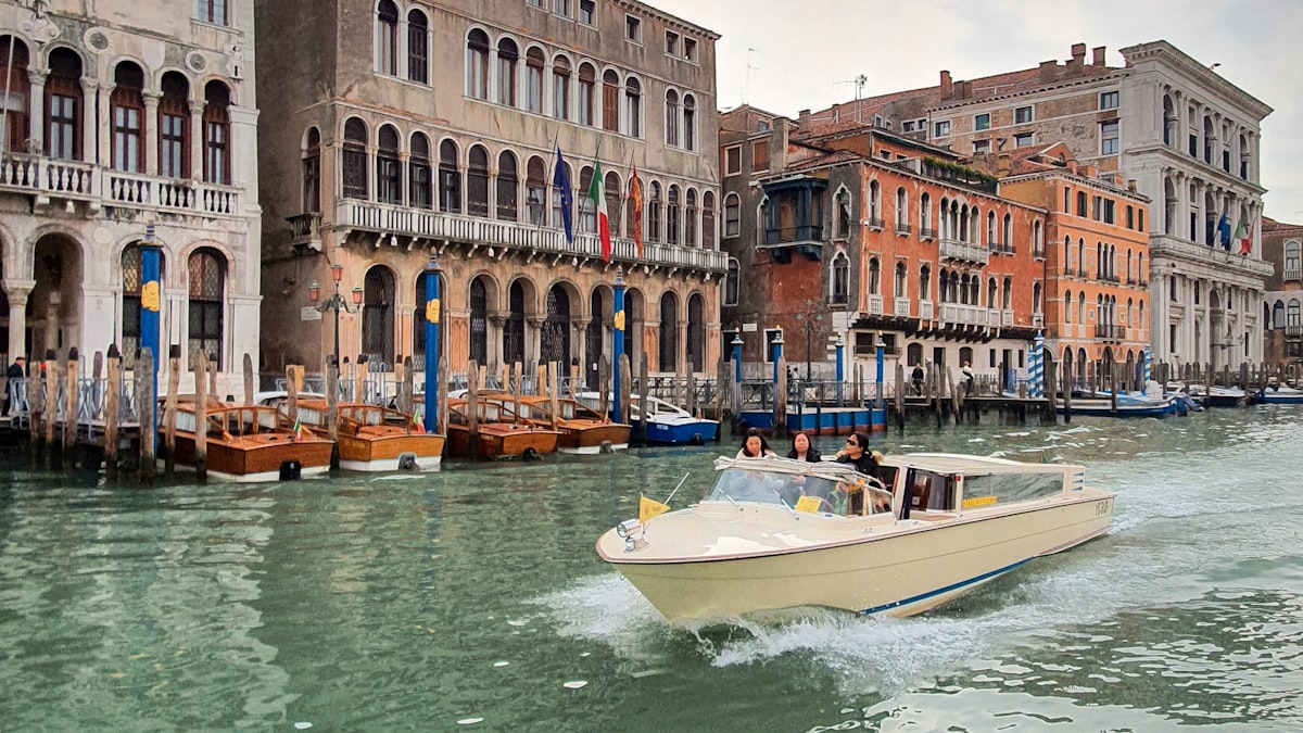 Vista del Canal Grande e del Ponte di Rialto a Venezia